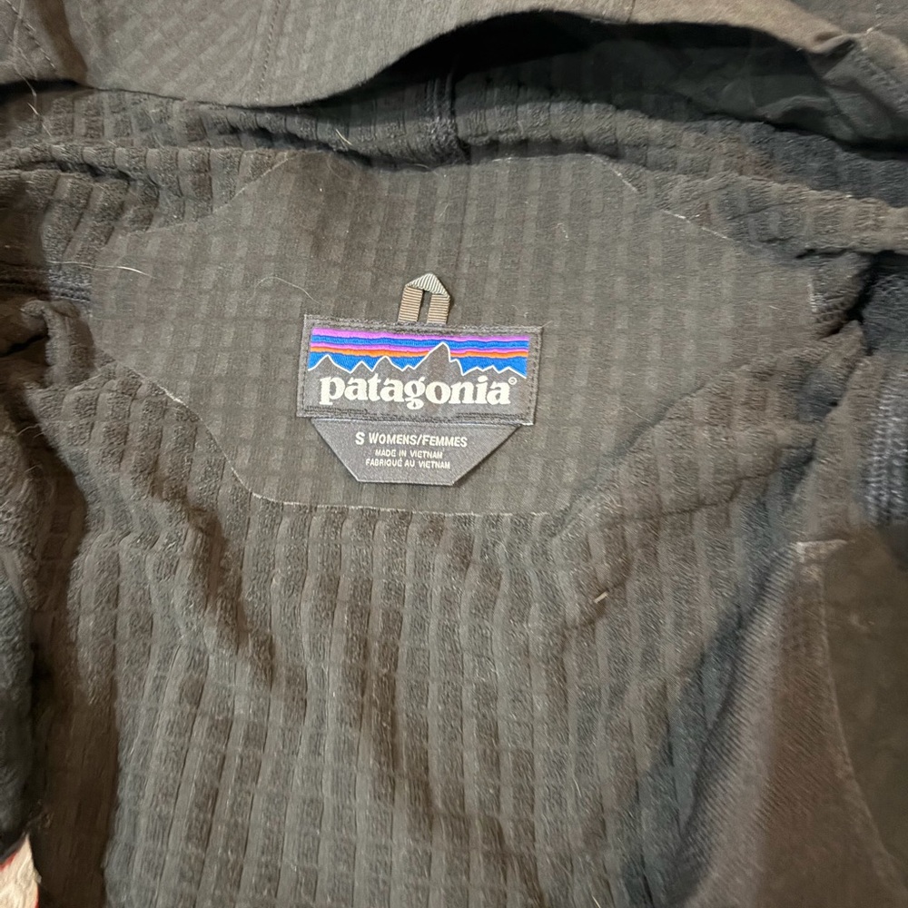 Patagonia W's R1 TechFace Hoodie - Picture 4 of 4